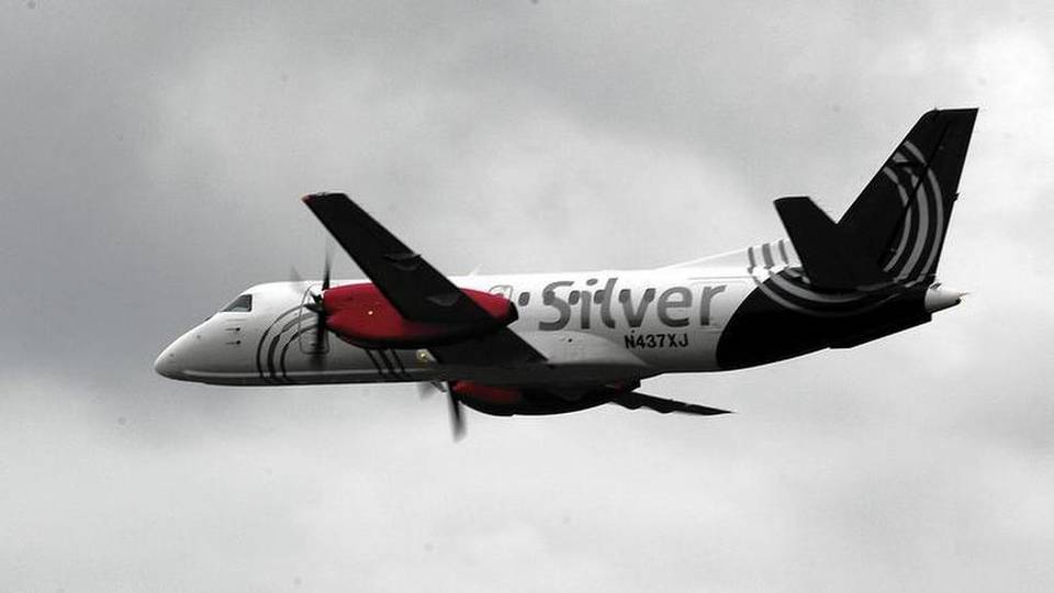 silver-airways-plane